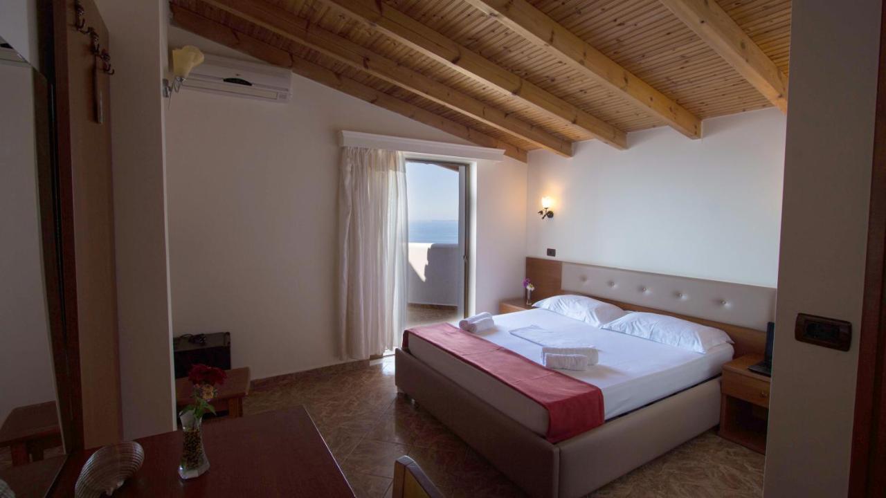 Paradise Lukova Hotel Kültér fotó