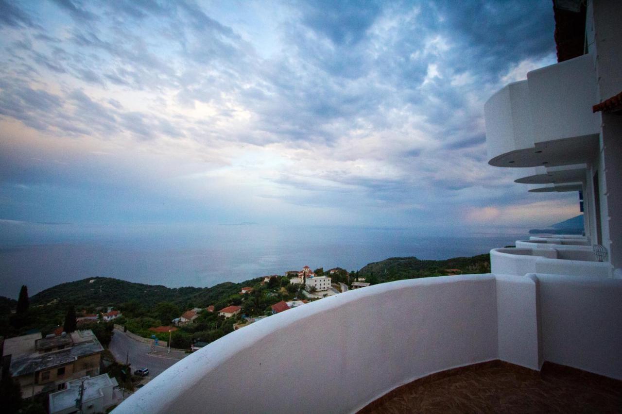 Paradise Lukova Hotel Kültér fotó