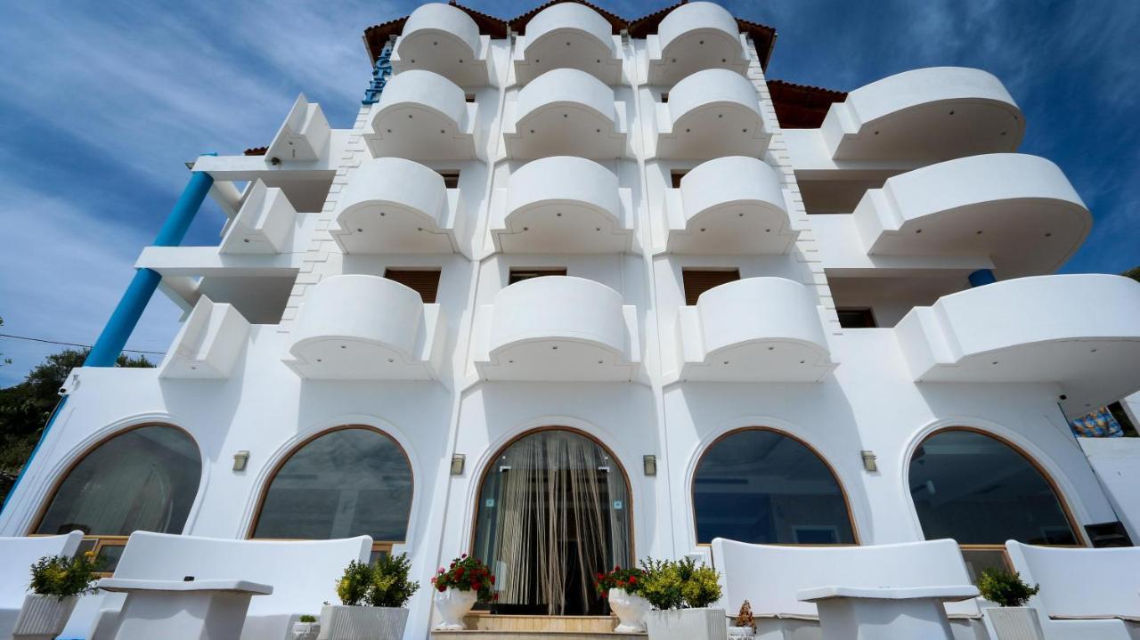 Paradise Lukova Hotel Kültér fotó