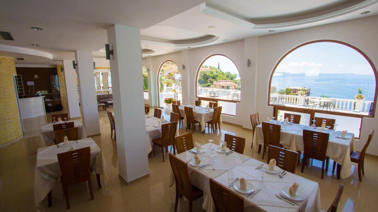 Paradise Lukova Hotel Kültér fotó