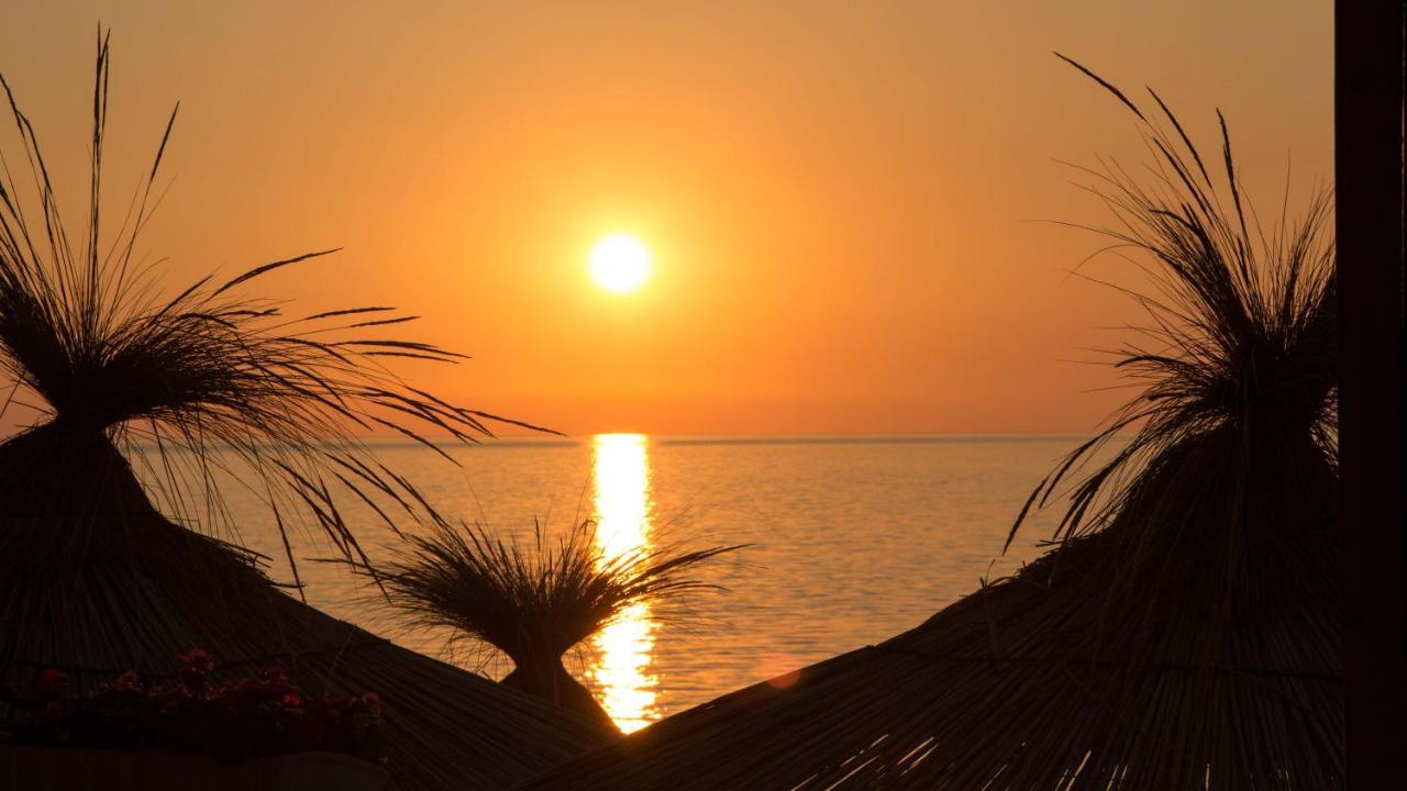Paradise Lukova Hotel Kültér fotó