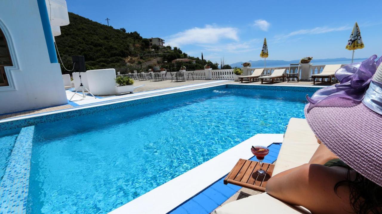 Paradise Lukova Hotel Kültér fotó