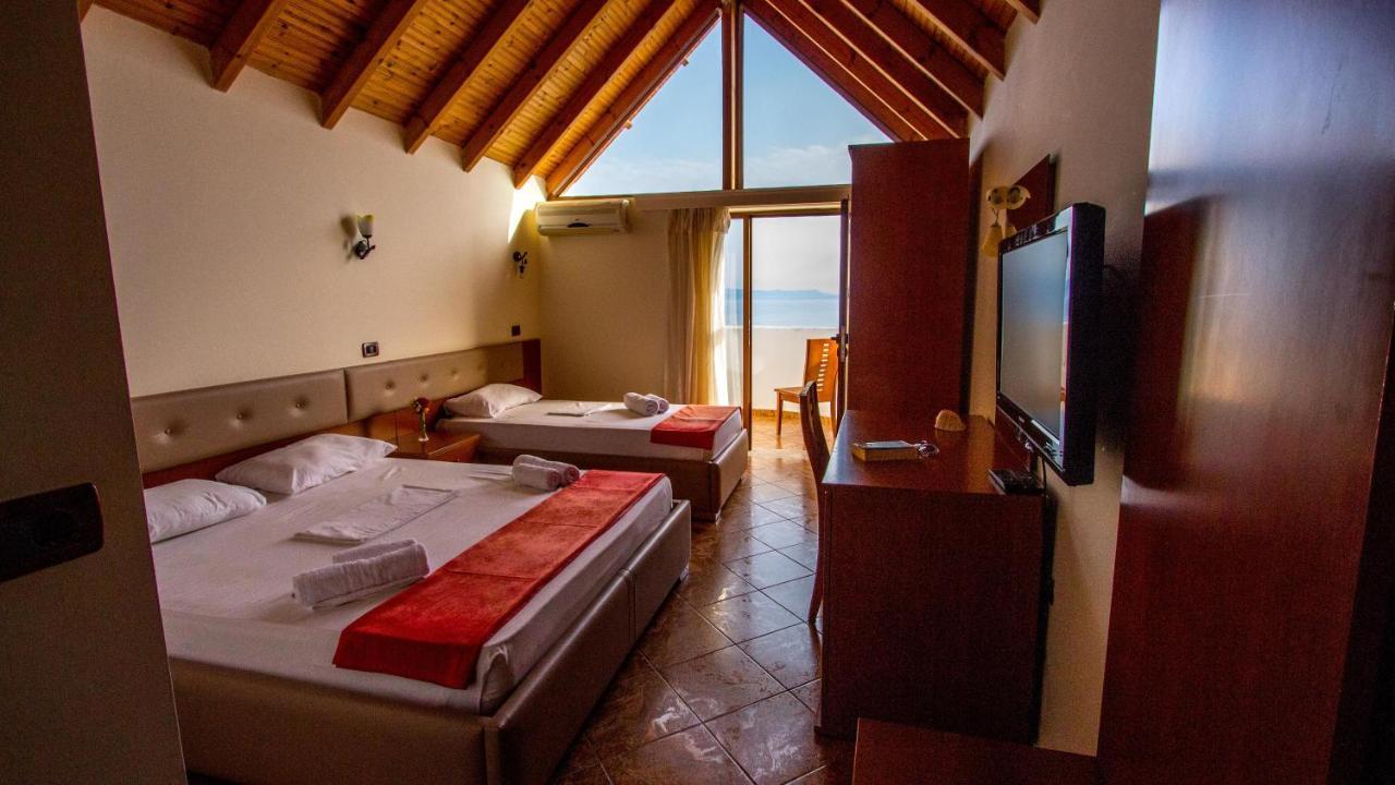 Paradise Lukova Hotel Kültér fotó