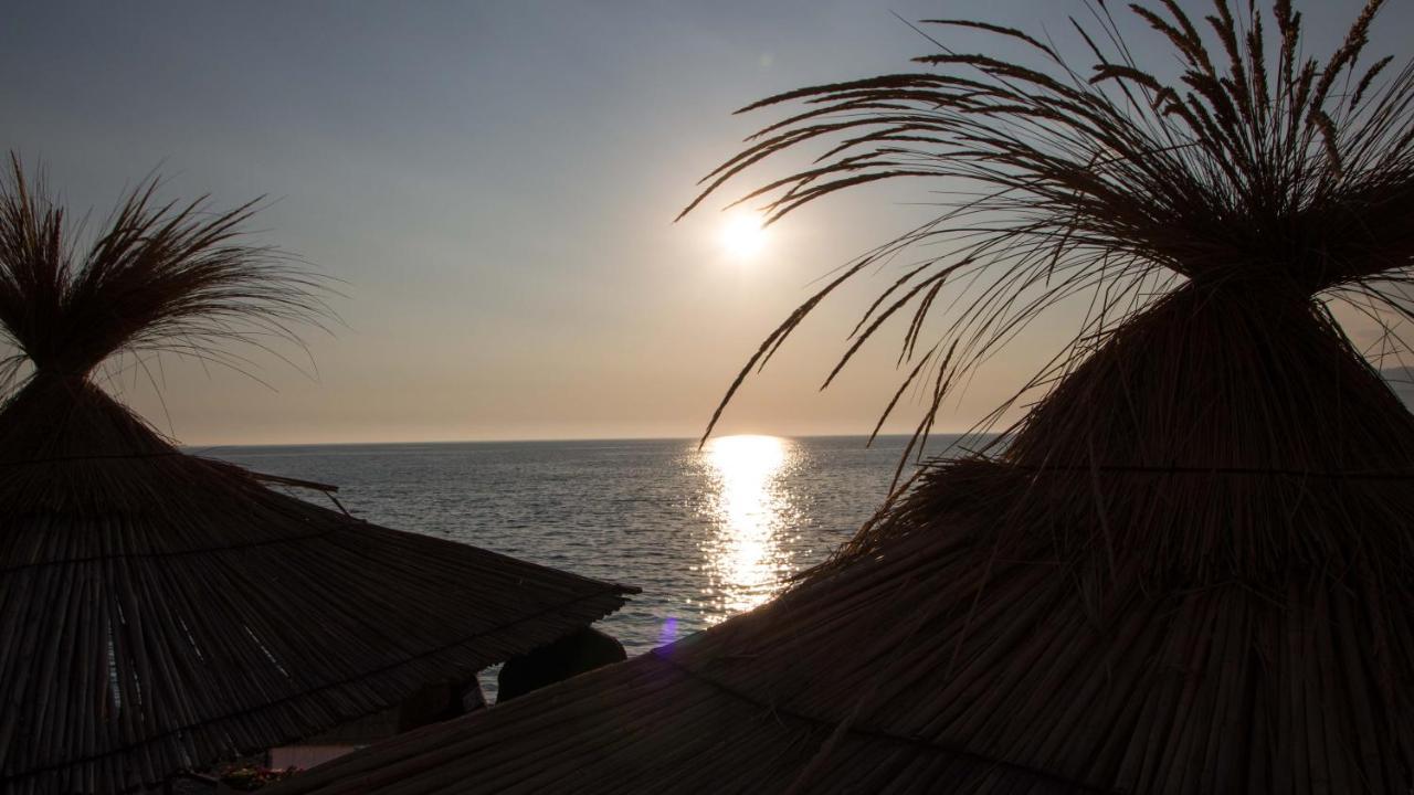 Paradise Lukova Hotel Kültér fotó