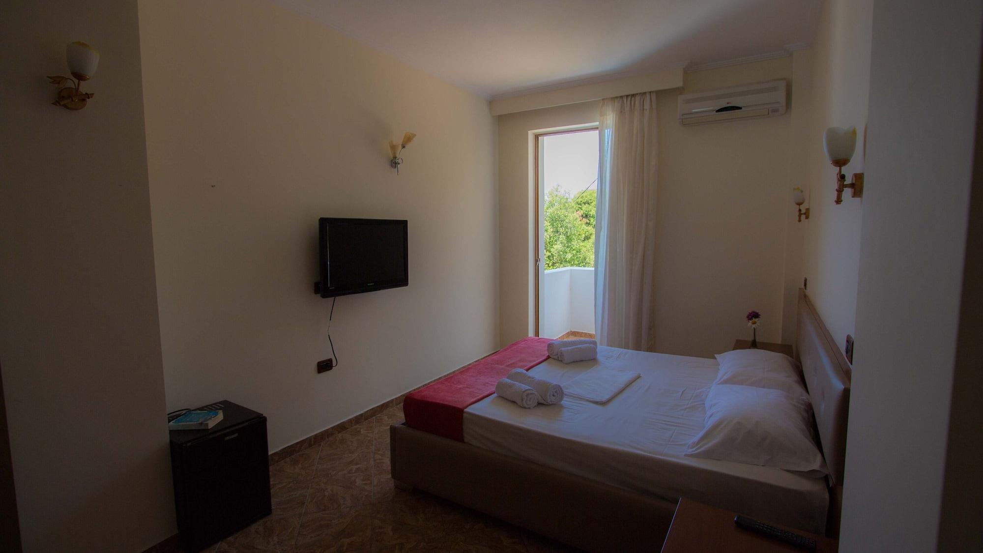 Paradise Lukova Hotel Kültér fotó