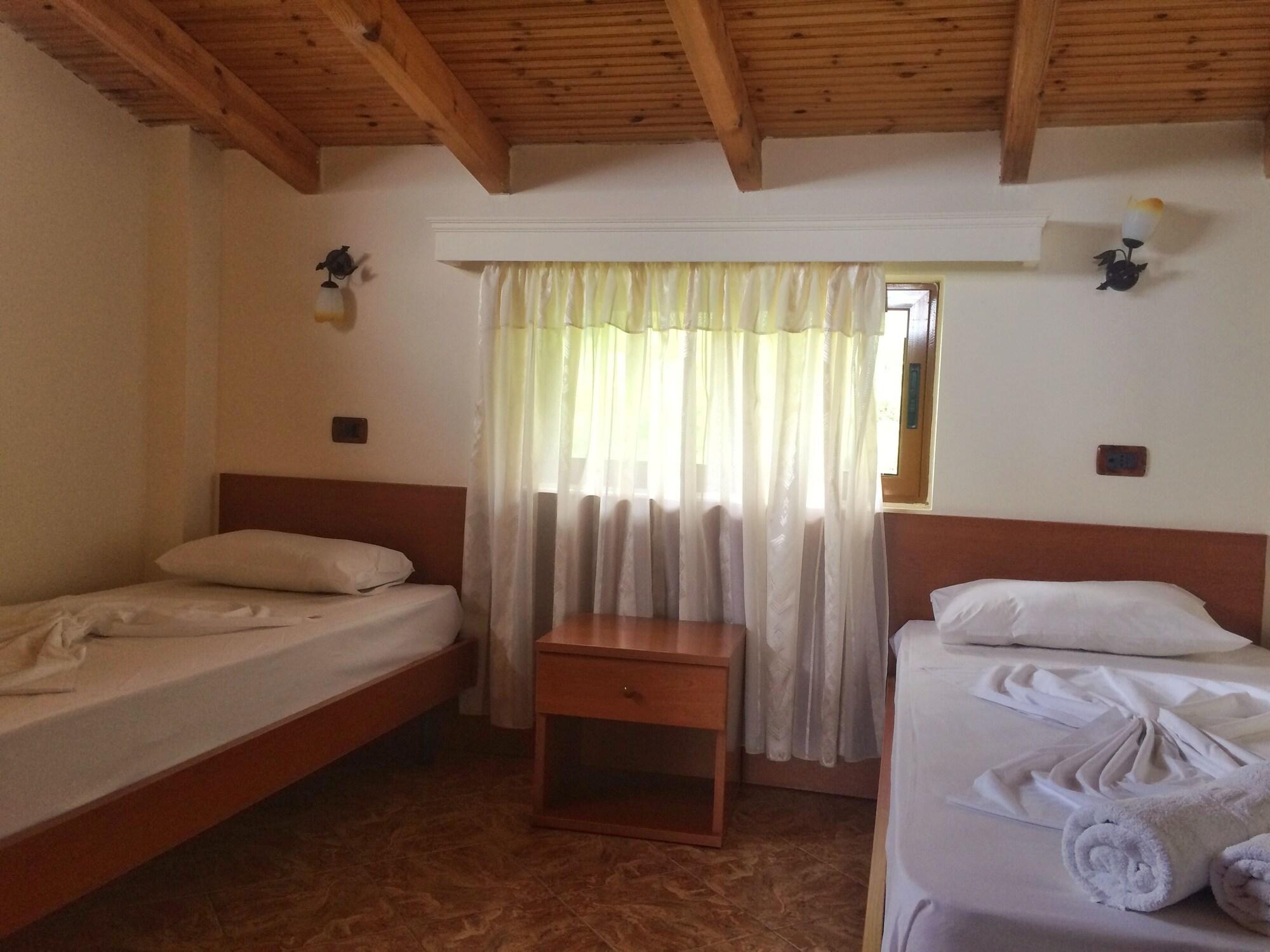 Paradise Lukova Hotel Kültér fotó