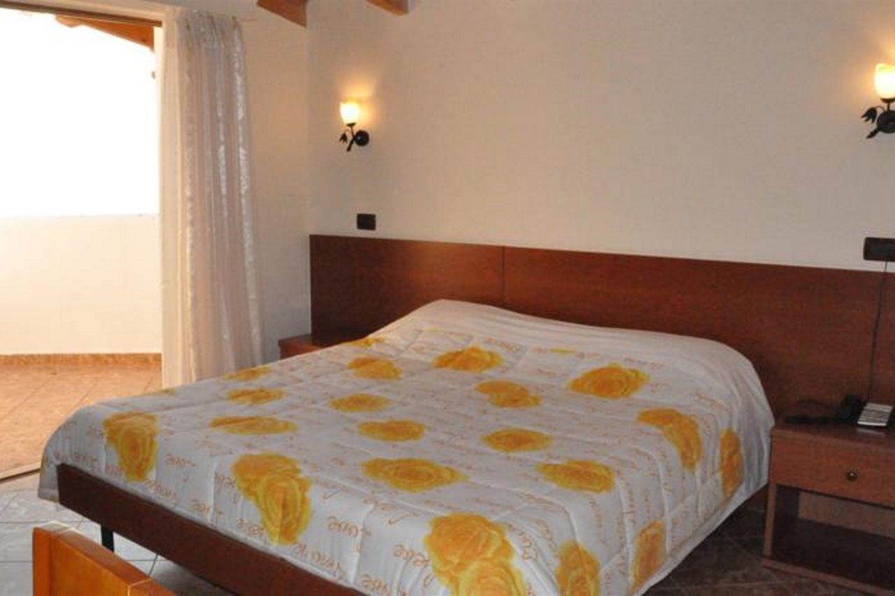 Paradise Lukova Hotel Kültér fotó