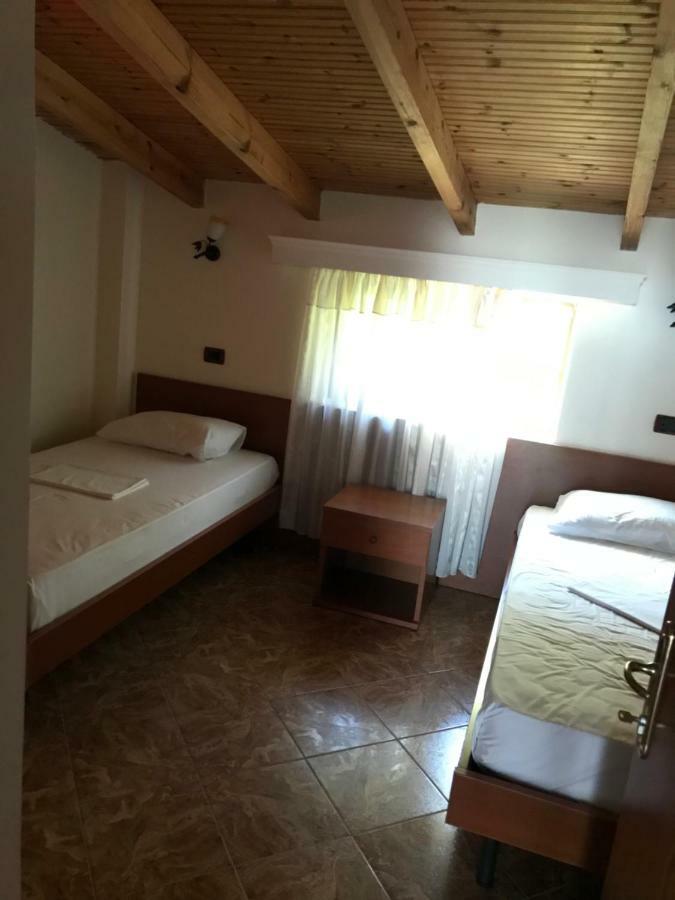 Paradise Lukova Hotel Kültér fotó