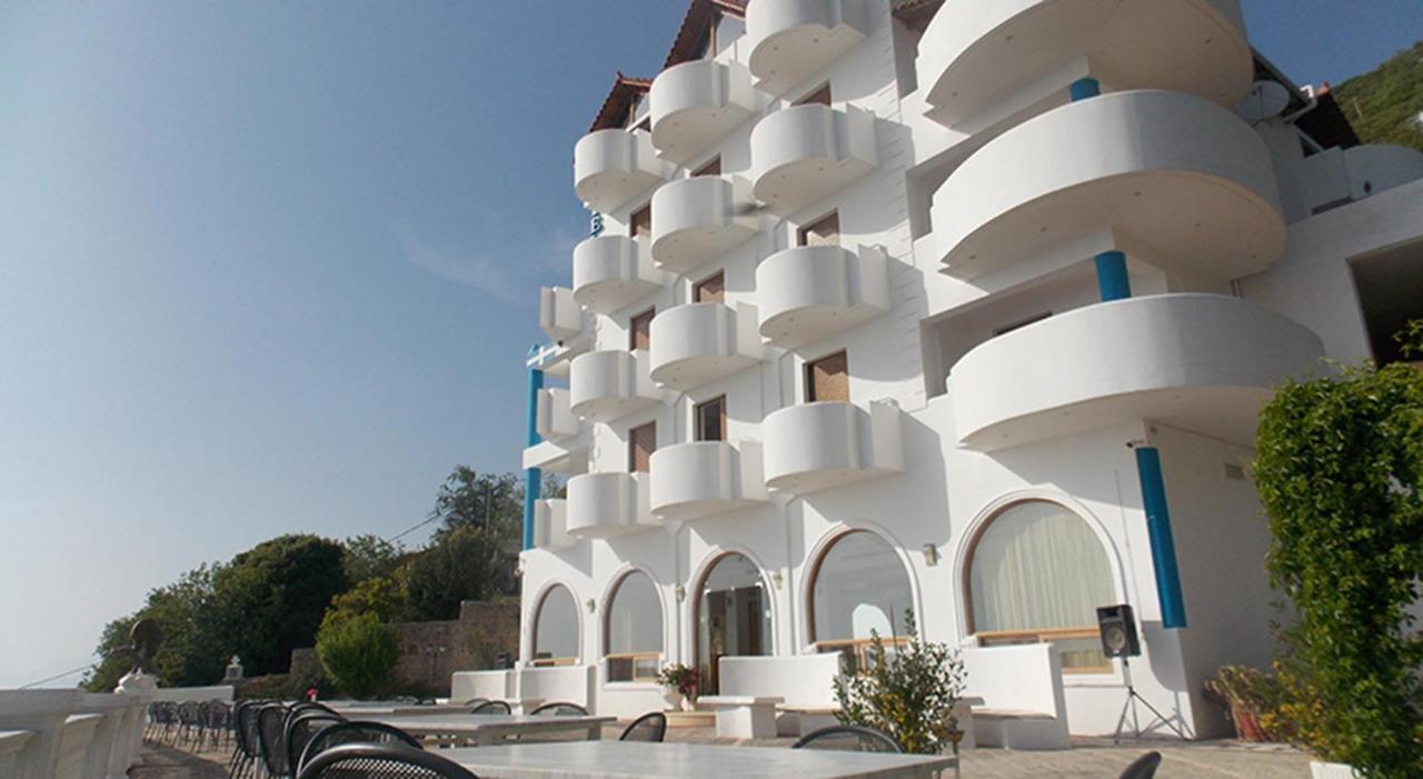 Paradise Lukova Hotel Kültér fotó